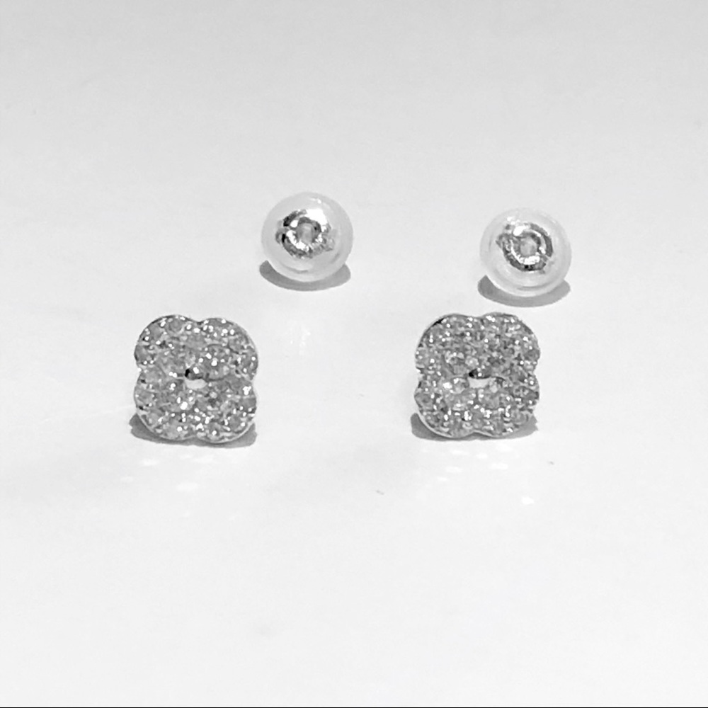 18K CLOVER DIAMOND EARRINGS❤️ - Picture 4 of 15